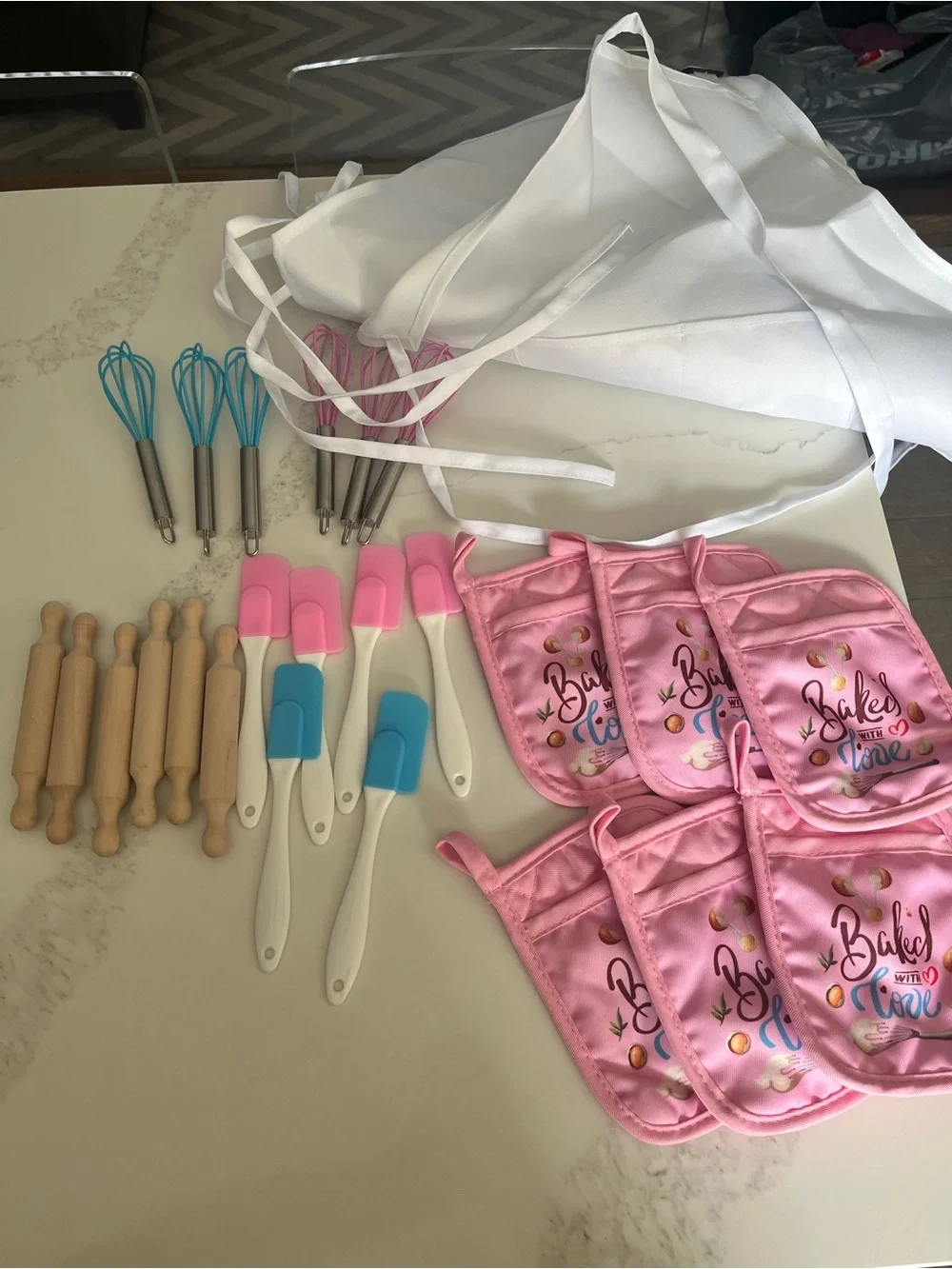 NWOT set of 6 baking/cooking tools for kids.  Fun items for a party!